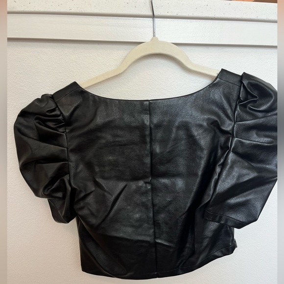 TCEC black leather top size medium - Picture 5 of 5